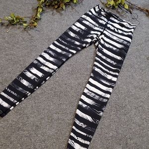 LILILEMON joggers.   #2322